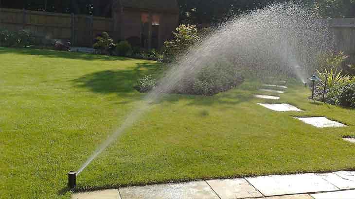 Irrigazione automatica del giardino